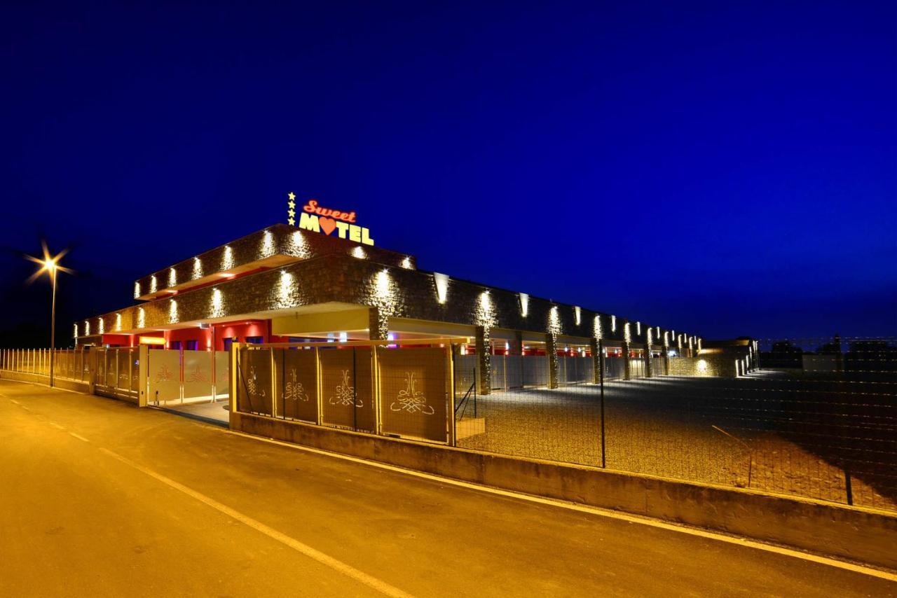 Sweet Motel Verdello Ngoại thất bức ảnh